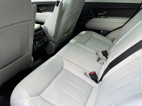 Used 2023 Land Rover Range Rover Sport SE AWD/4WD image 28