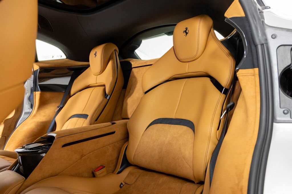 Used 2025 Ferrari Purosangue AWD/4WD image 55