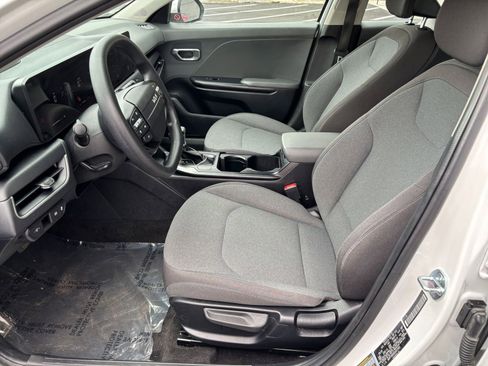 Used 2025 Kia K4 LXS image 27