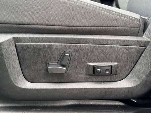 Used 2024 RAM 2500 Big Horn w/ Bed Utility Group image 29