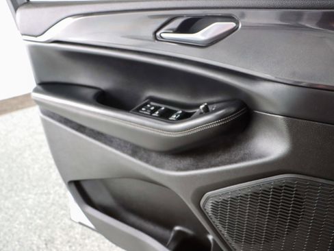 Used 2023 Jeep Grand Cherokee Altitude image 21