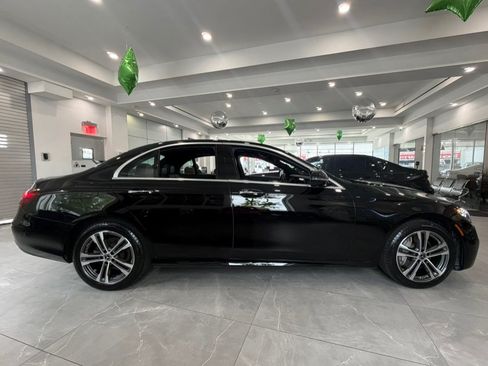 Used 2023 Mercedes-Benz E 350 4MATIC Sedan image 9