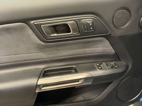 Used 2020 Ford Mustang Shelby GT350 w/ Technology Package RWD image 11