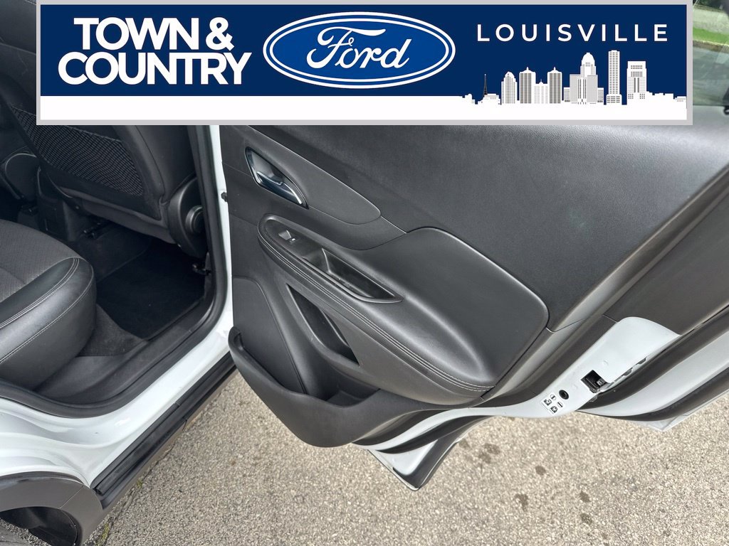 Used 2021 Buick Encore Preferred AWD/4WD image 24