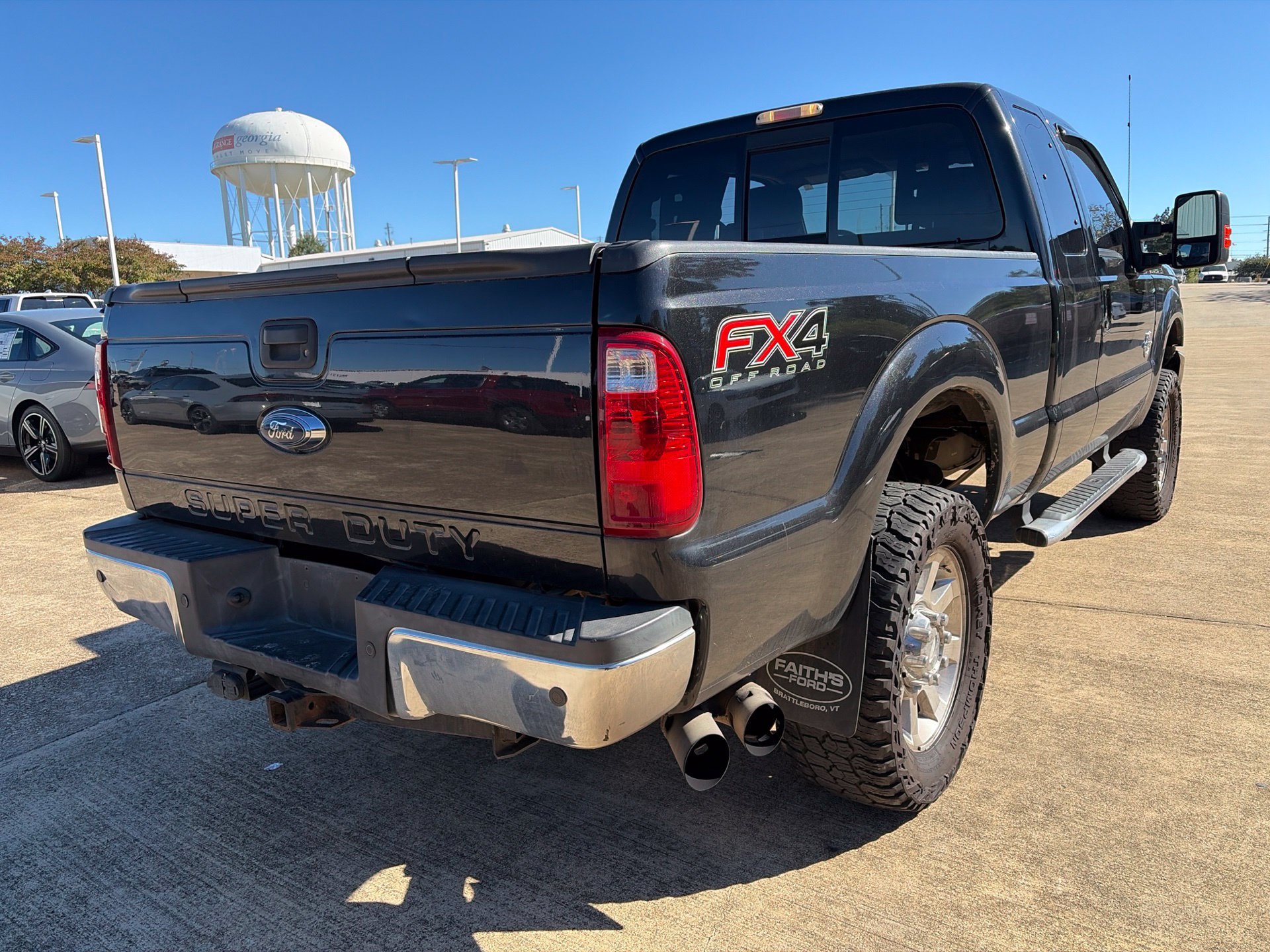 Used 2015 Ford F350 Lariat w/ Lariat Interior Package AWD/4WD image 4