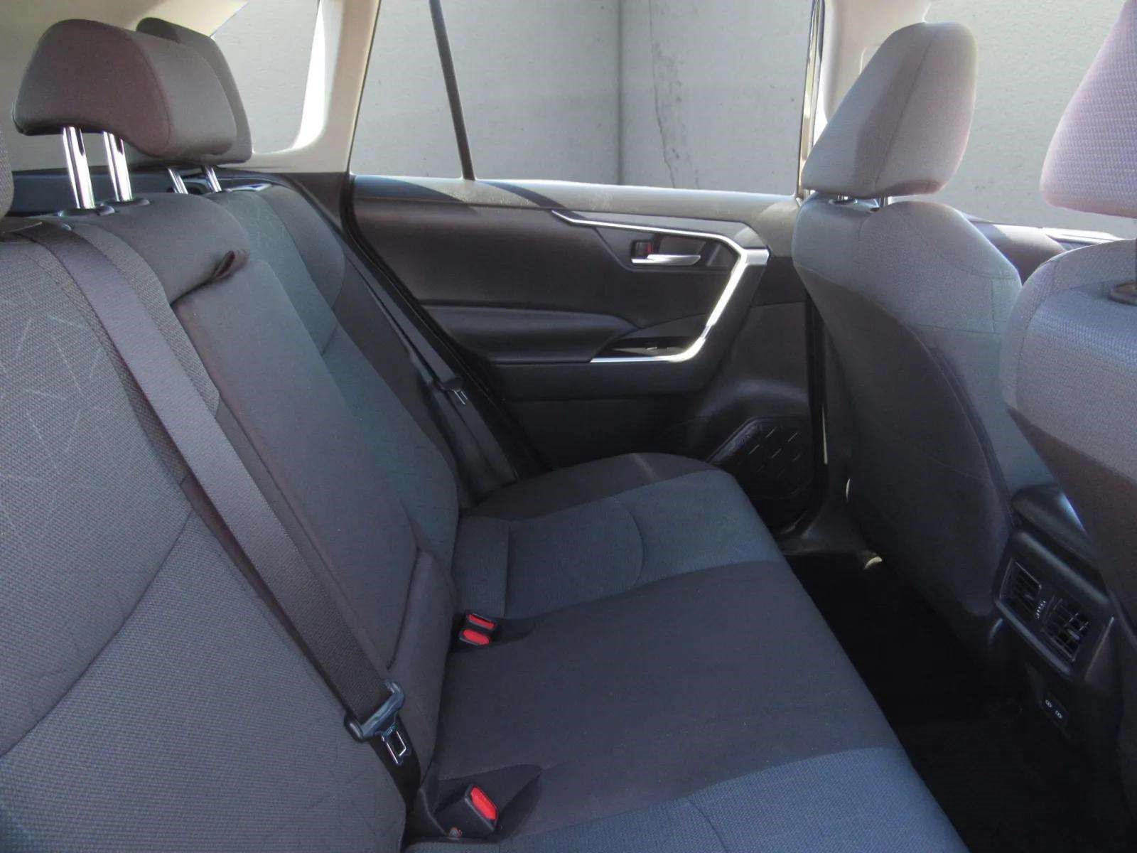 Used 2025 Toyota RAV4 XLE FWD image 11