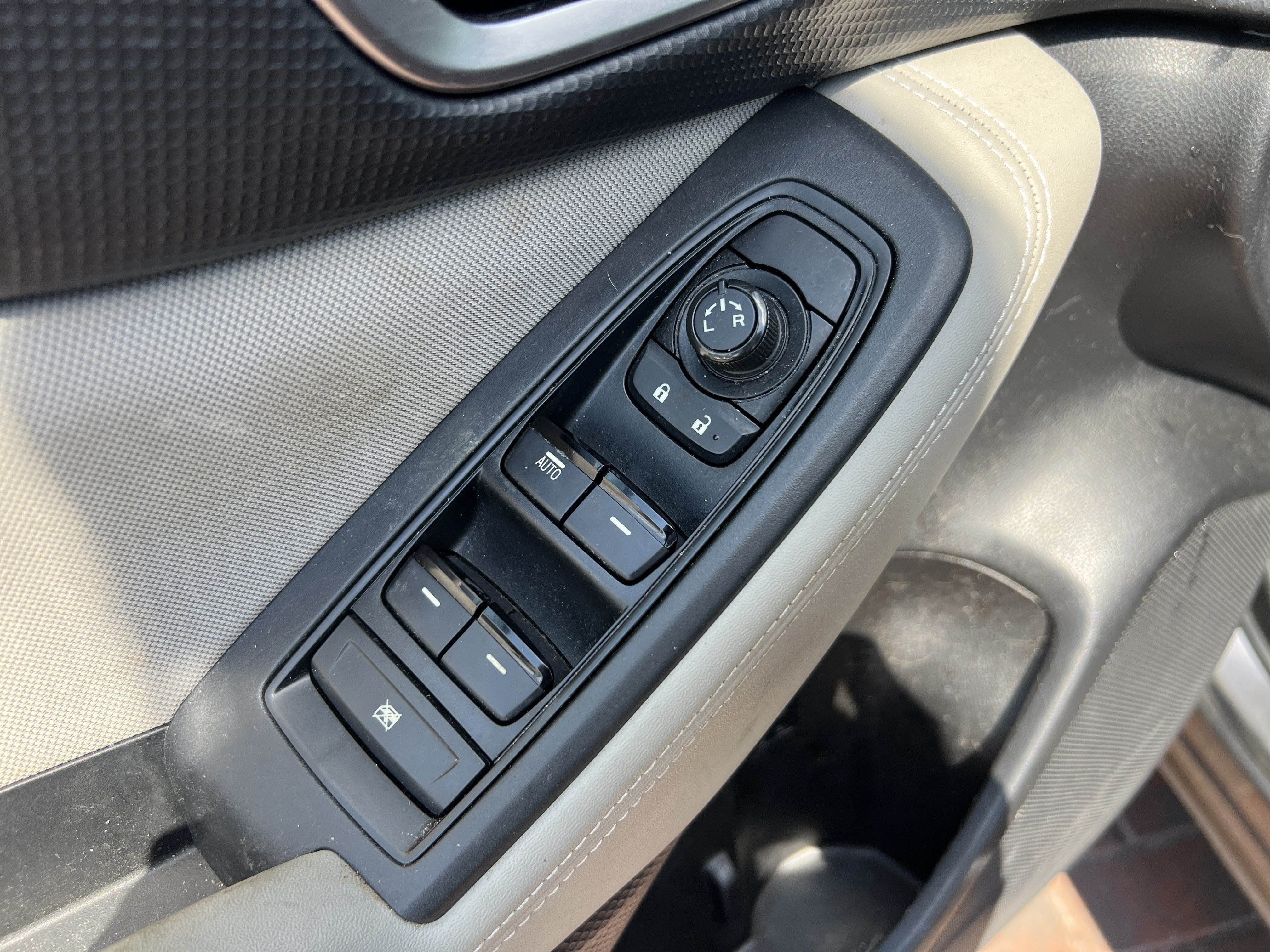 Used 2022 Subaru Forester AWD/4WD image 15