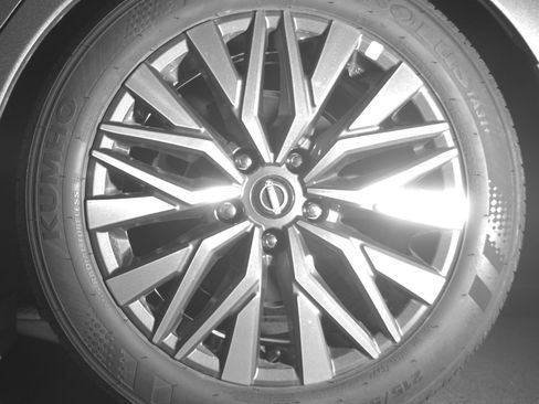 Used 2025 Nissan Altima 2.5 SV FWD image 14