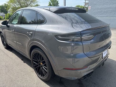 Used 2023 Porsche Cayenne GTS w/ Premium Package AWD/4WD image 4