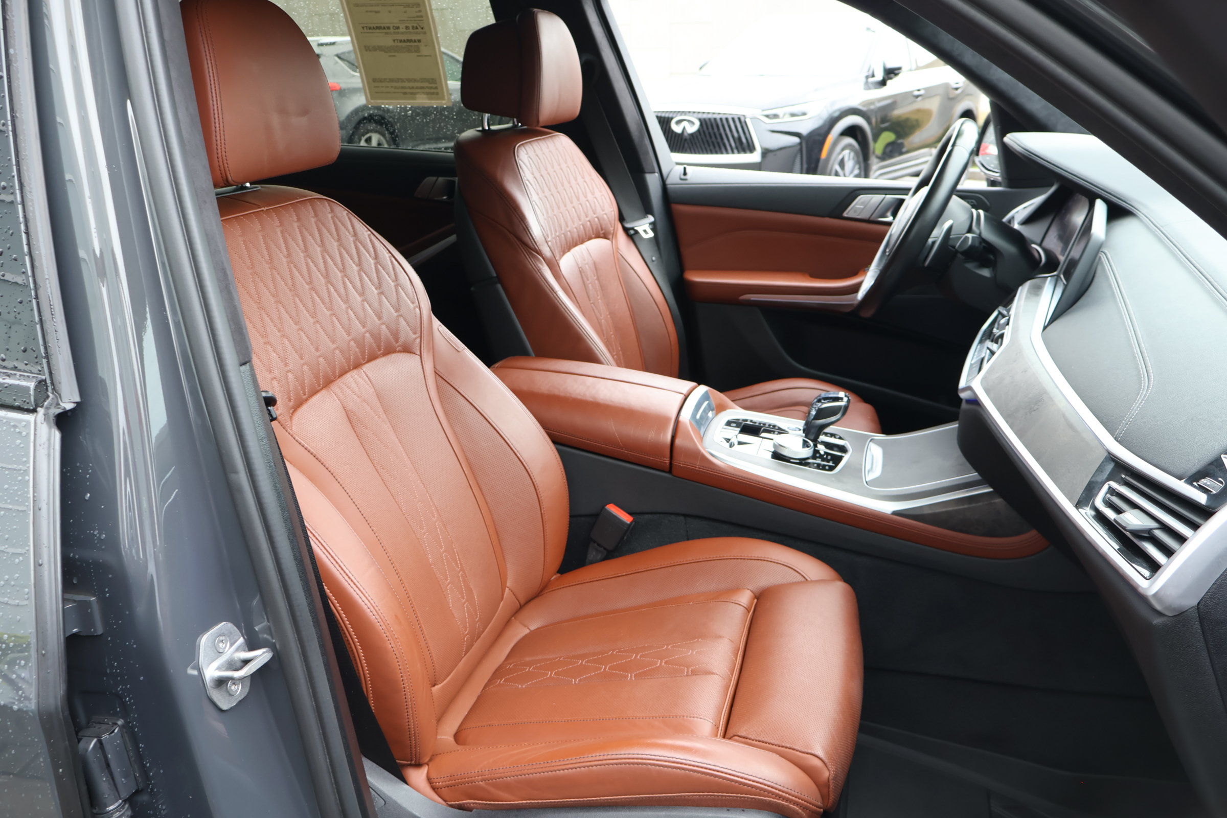 Used 2022 BMW X7 xDrive40i w/ M Sport Package AWD/4WD image 21