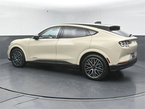 Used 2025 Ford Mustang Mach-E Premium image 5