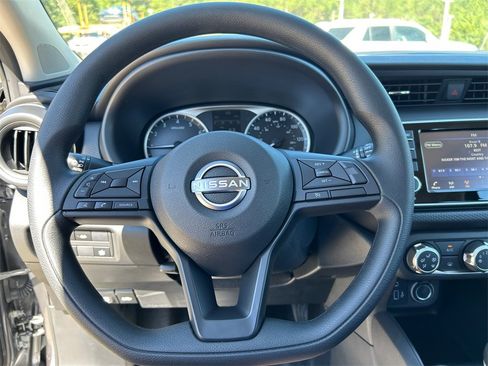 New 2025 Nissan Kicks Play S image 19