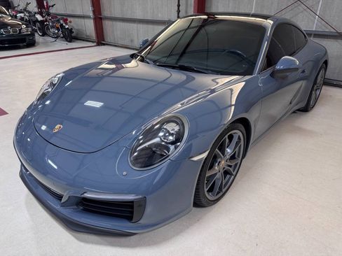 Used 2017 Porsche 911 Carrera RWD image 19