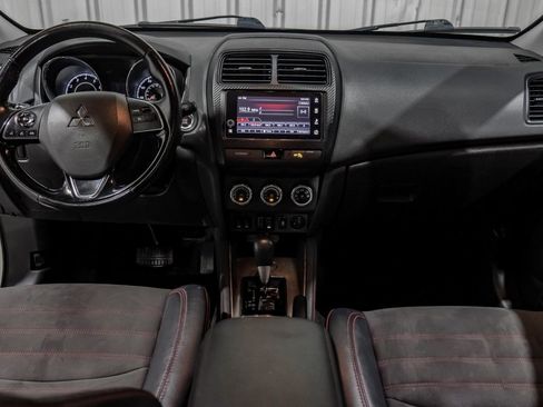 Used 2018 Mitsubishi Outlander Sport SE image 9