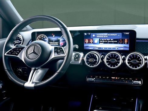 Used 2024 Mercedes-Benz GLB 250 image 45