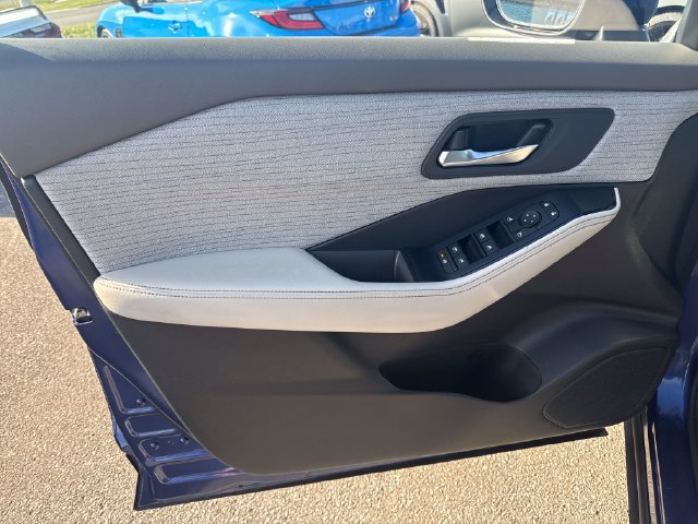Certified 2023 Nissan Rogue SV AWD/4WD image 13