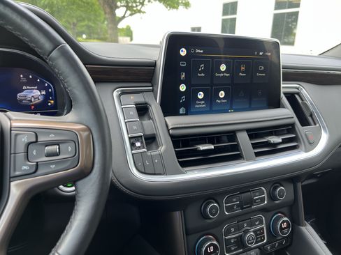Used 2022 Chevrolet Tahoe High Country w/ Premium Package AWD/4WD image 31