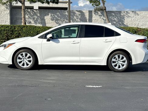 Used 2024 Toyota Corolla LE image 7