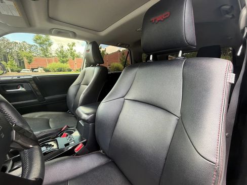 Used 2021 Toyota 4Runner Venture w/ Moonroof Package AWD/4WD image 16