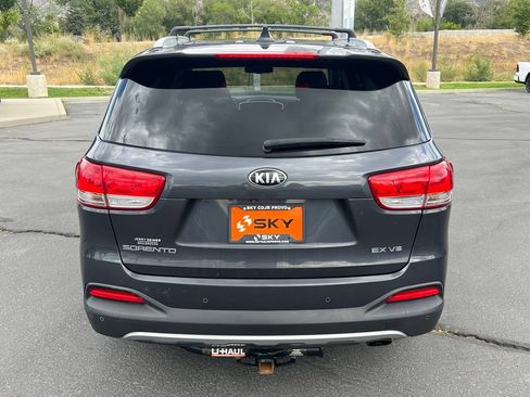 Used 2017 Kia Sorento EX w/ EX V6 Premium Package AWD/4WD image 10