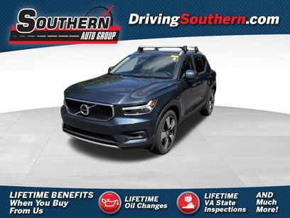 Used 2021 Volvo XC40 T5 Momentum w/ Premium Package