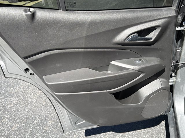 Used 2025 Chevrolet Trax RS w/ Sunroof Package FWD image 21