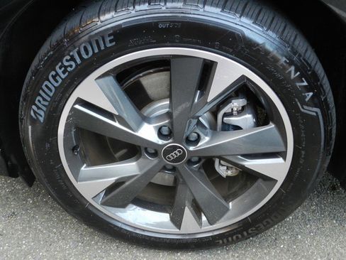 Used 2024 Audi Q4 e-tron Premium Plus w/ Premium Plus image 15