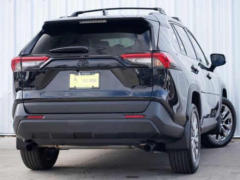 Used 2024 Toyota RAV4 XLE Premium image 4