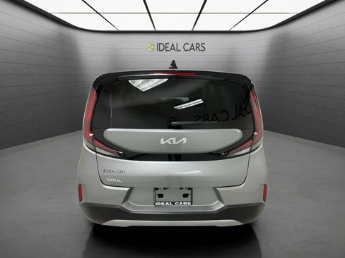 Used 2024 Kia Soul LX w/ Option Group 015 FWD image 6