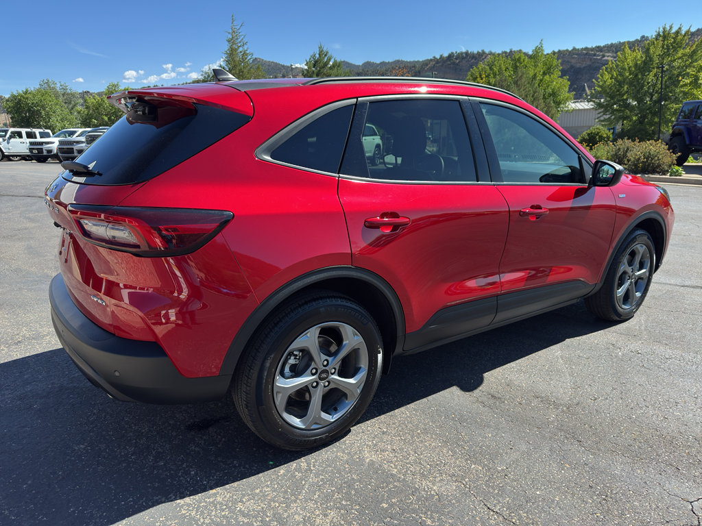 Used 2025 Ford Escape ST-Line w/ Tech Pack #1 AWD/4WD image 29
