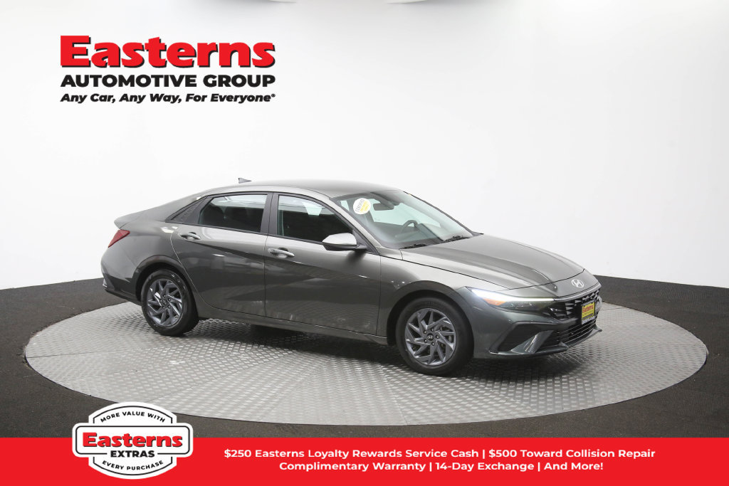 Used 2024 Hyundai Elantra SEL FWD image 47
