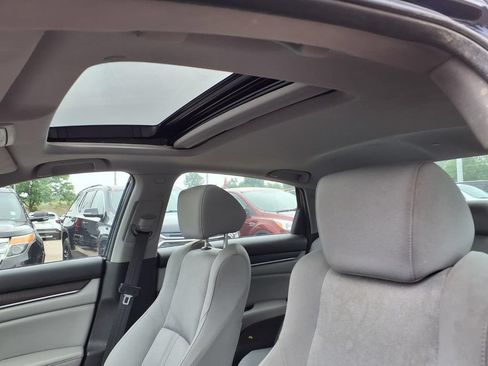 Used 2018 Honda Accord EX image 13