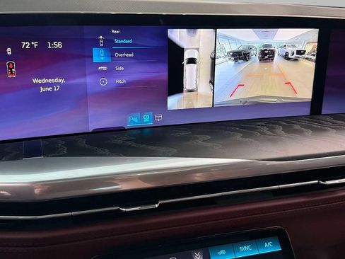 Used 2026 Cadillac Escalade Luxury w/ LPO, Floor Liner Package AWD/4WD image 7