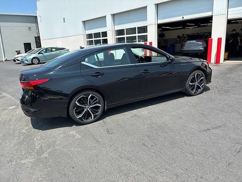 Used 2023 Nissan Altima 2.5 SR w/ SR Premium Package FWD image 7
