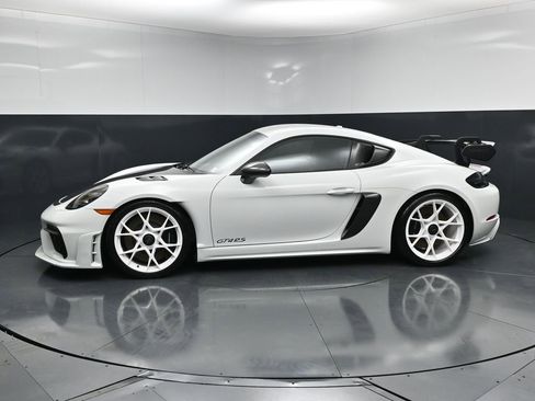 Certified 2024 Porsche 718 Cayman GT4 RS RWD image 2
