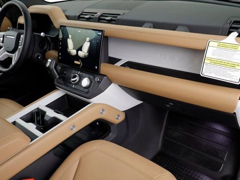 New 2026 Land Rover Defender 110 X-Dynamic SE image 20