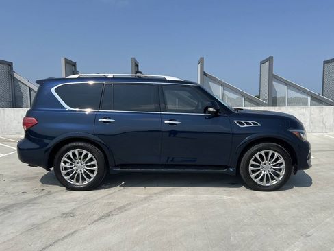 Used 2017 INFINITI QX80 4WD w/ Driver Assistance Package image 4