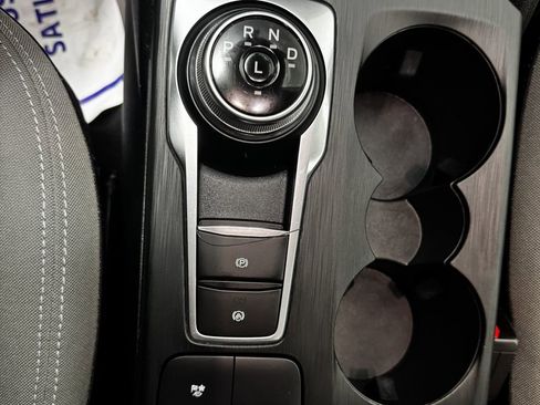 Used 2022 Ford Escape SE image 36