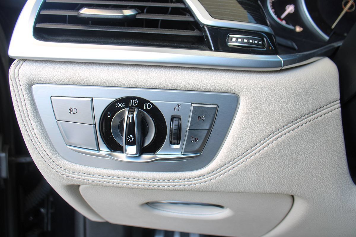 Used 2019 BMW 750i RWD image 44