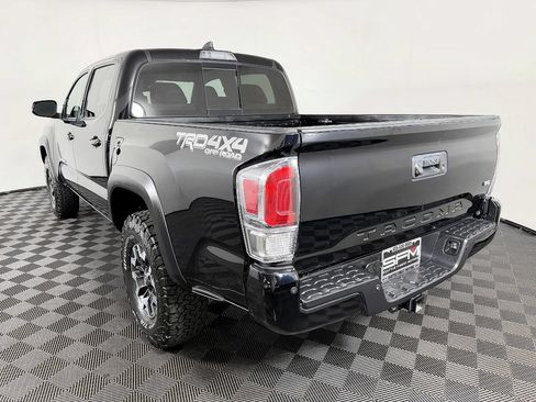 Used 2020 Toyota Tacoma TRD Off-Road w/ Technology Package AWD/4WD image 14