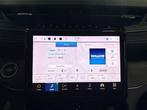 Used 2023 Jeep Grand Cherokee Limited AWD/4WD image 39