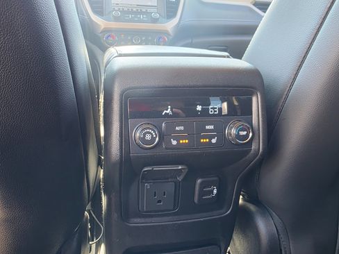 Used 2019 GMC Acadia Denali image 17