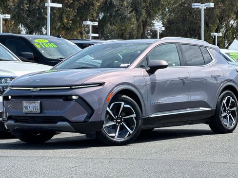 Used 2025 Chevrolet Equinox EV LT w/ Convenience Package FWD image 9