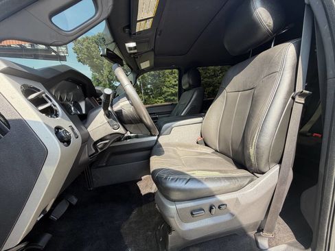 Used 2015 Ford F250 Lariat w/ Lariat Ultimate Package AWD/4WD image 5