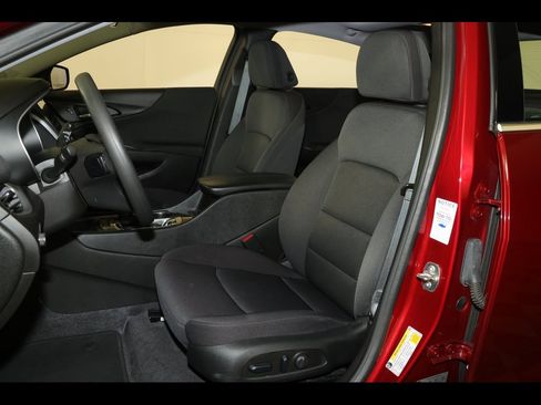 Used 2024 Chevrolet Malibu LT image 23