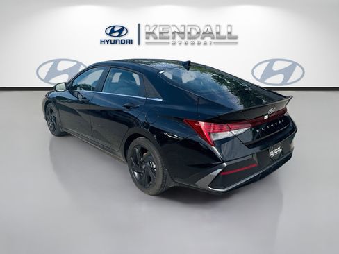 Used 2026 Hyundai Elantra SEL Sport Premium FWD image 4
