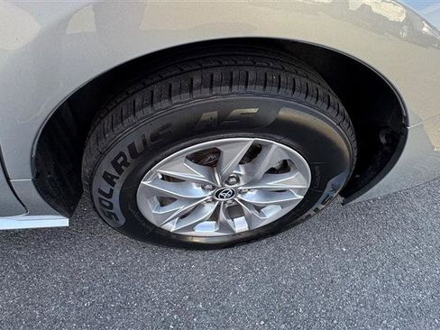 Used 2023 Toyota Sienna XLE AWD/4WD image 33