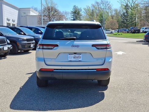 Used 2023 Jeep Grand Cherokee L Limited image 7