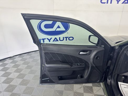 Used 2017 Dodge Charger SXT w/ Plus Group RWD image 14