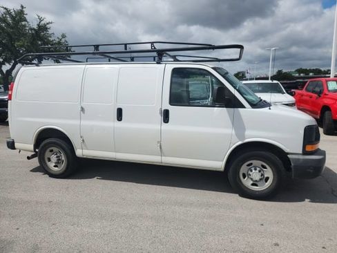 Used 2015 Chevrolet Express 2500 RWD image 4